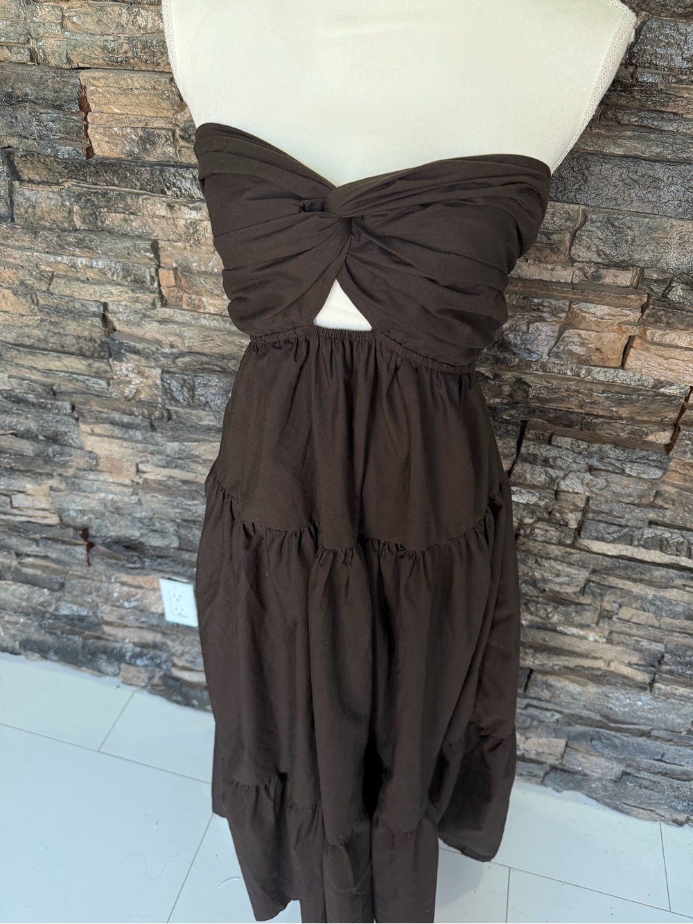 Strapless Brown Twist-Front Tiered Maxi Dress - Picture 7 of 10